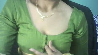 BongBeautyy nude on cam for live porn chat