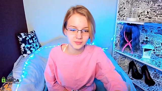 CarolinaLu nude on cam for live porn chat