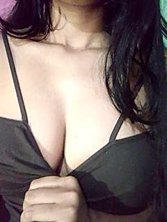 hornynidhi69 nude on cam for live porn chat