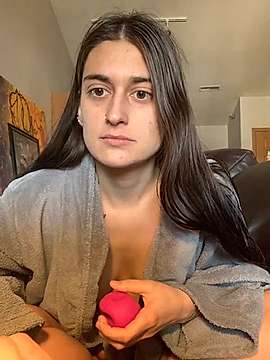 LilyLou nude on cam for live porn chat