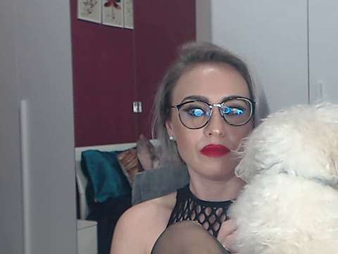 LuanaColucci nude on cam for live porn chat