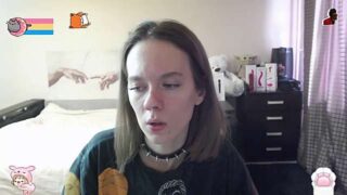 LittleElsie nude on cam for live porn chat