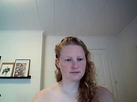Ninaatje nude on cam for live porn chat