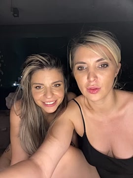 BubblyBabes nude on cam for live porn chat