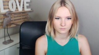 Emma4U nude on Live Sex Chat