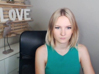 Emma4U nude on Live Sex Chat