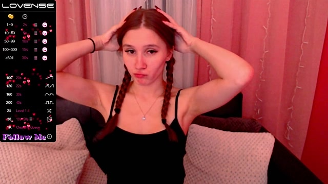 ElizabethCross nude on cam for live porn chat