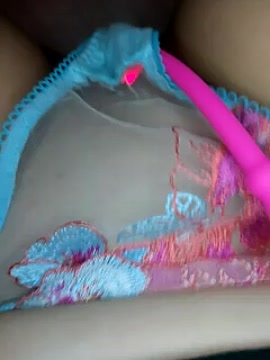 Itanie nude on cam for live porn chat