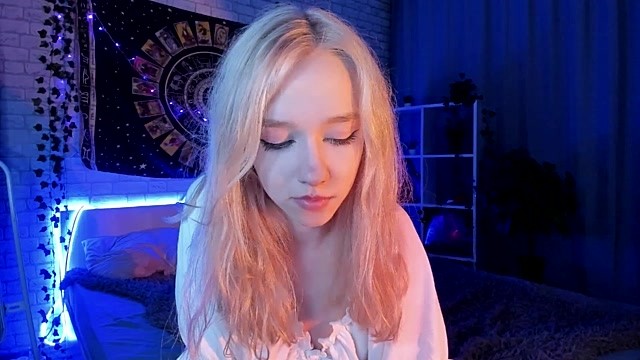 IrmaBell nude on cam for live porn chat