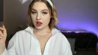 KylieJameson nude on Live Sex Chat