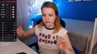 JudyCole nude on cam for live porn chat