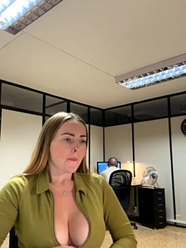 EmaSalis nude on cam for live porn chat
