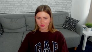 Ami-Kichi nude on cam for live porn chat