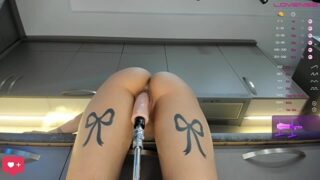 maakimo nude on cam for live porn chat