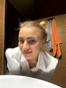 MashaFromRussia nude on cam for live porn chat