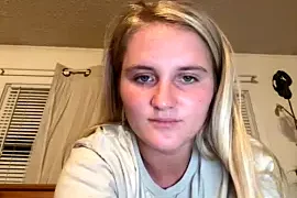 MissBlondie22 nude on cam for live porn chat