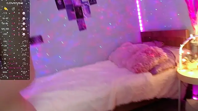Twenty_eight nude on cam for live porn chat