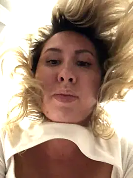 Brilliant-Star nude on cam for live porn chat