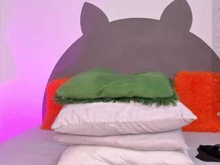 cloe-25 nude on Live Sex Chat