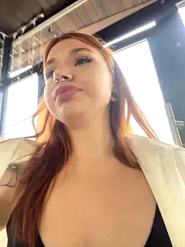 hotmelongirll nude on cam for live porn chat