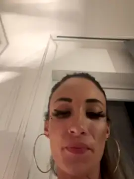LaBombaofficial nude on cam for live porn chat