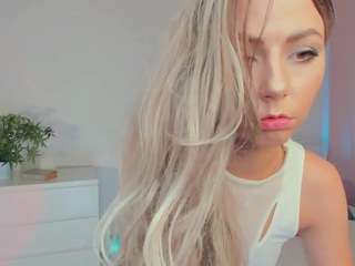 Love-Lines nude on Live Sex Chat