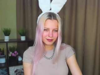 AliceLorns nude on Live Sex Chat