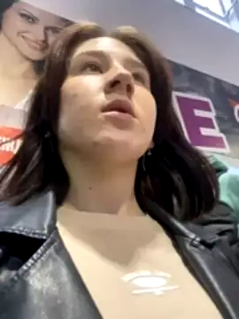Emmatraveler nude on cam for live porn chat