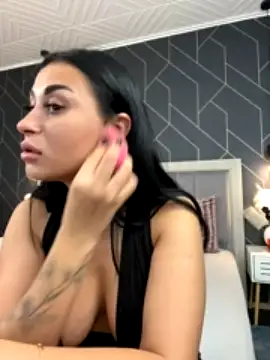 EmyLaveau nude on cam for live porn chat
