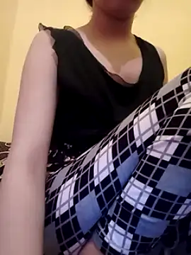 Loubna20 nude on cam for live porn chat