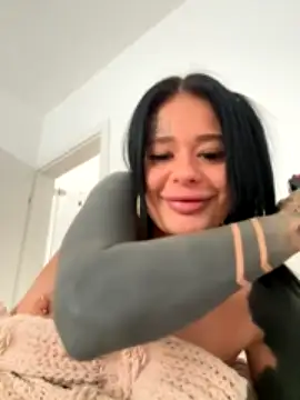 BusenBambi nude on webcam for live sex chat