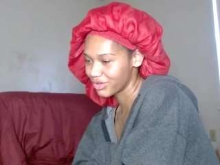 Cinadim623 fully nude on Live Sex Chat