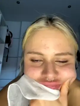 ElasticGirlXx nude on webcam for live sex chat