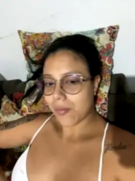 Evie- nude on webcam for live sex chat