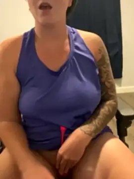 Lizzyloo nude on webcam for live sex chat