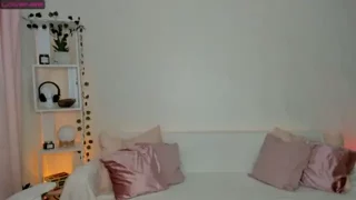 MadelineEvans nude on webcam for live sex chat