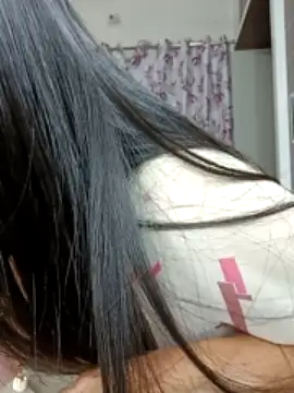_surbhi_ nude on webcam for live sex chat