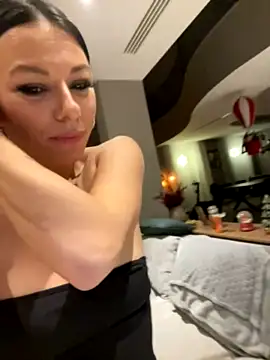 couplelovestory nude on webcam for live sex chat