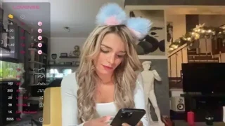 elisabettina02 nude on webcam for live sex chat