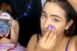 hot_friends22 nude on webcam for live sex chat