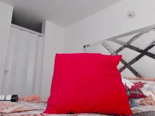 Juliana fully nude on Live Sex Chat