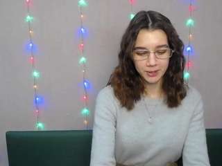 KruellaTee fully nude on Live Sex Chat