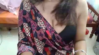 MalluAnjaly nude on webcam for live sex chat