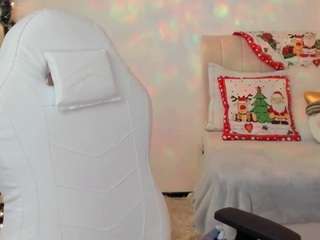 MiaThaylor fully nude on Live Sex Chat