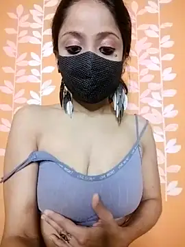 Sakshi_bhabi nude on webcam for live sex chat