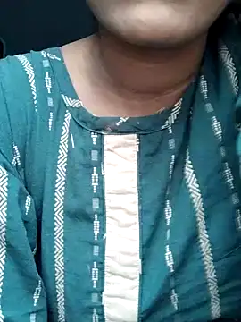 seXypiihu nude on webcam for live sex chat