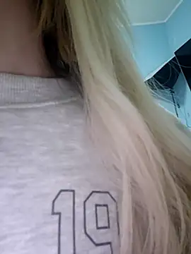 ShannonShanny nude on webcam for live sex chat