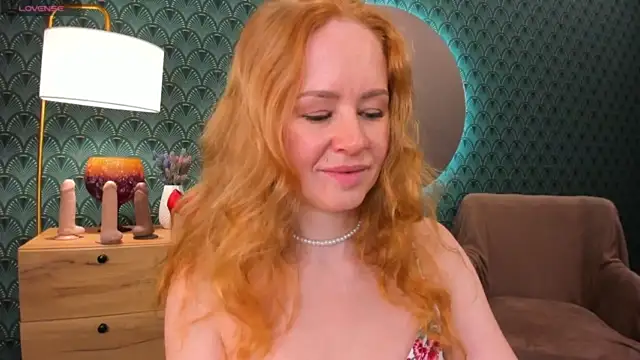 DreamVikky nude on webcam for live sex chat