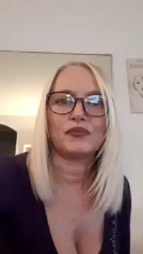 kikkastar nude on webcam for live sex chat