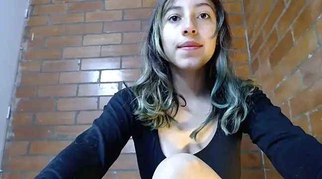 kute_Aliz nude on webcam for live sex chat